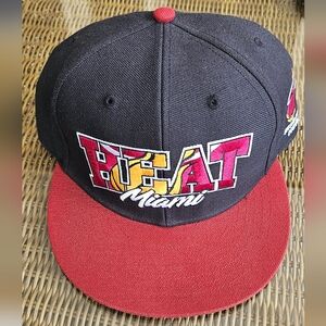Mitchell & Ness Miami Heat Cap - Black and Red